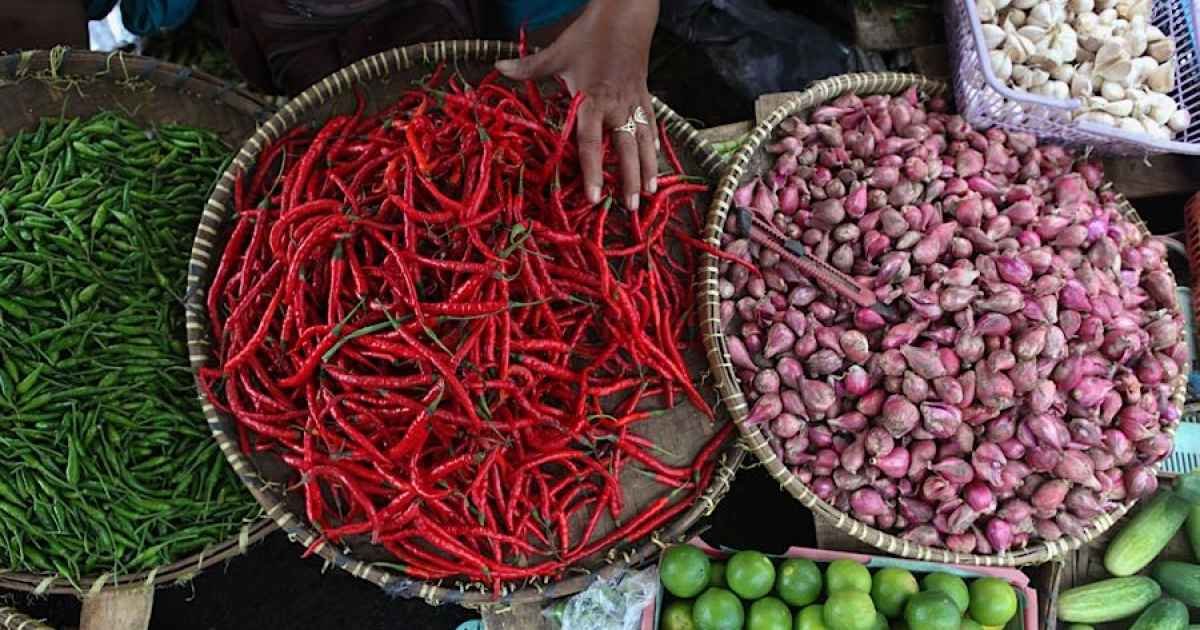Harga Pangan Akhir Juli: Bawang Turun, Cabai Melonjak Tajam