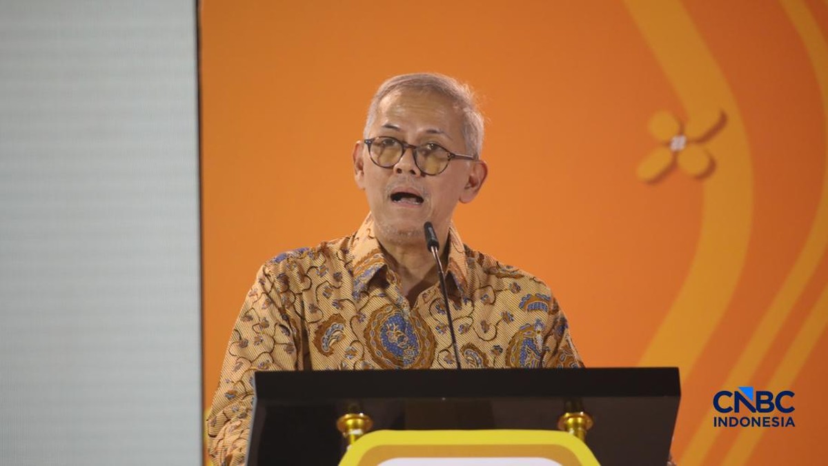 Foto: Ketua Dewan Komisioner LPS, Anggito Abimanyu saat menyampaikan sambutan dalam Jogja Financial Festival 2026 di Jogja Expo Center (JEC), Yogyakarta, Jumat (22/5/2026). (CNBC Indonesia/Faisal Rahman)