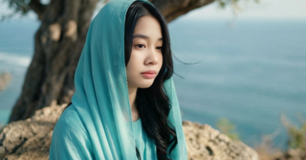 Penyanyi muda berbakat Jingga Vanessa resmi merilis single religi "Doa Tanpa Suara". Lagu karya Den Fajar ini jadi ungkapan doa paling jujur dalam sunyi. Simak selengkapnya.