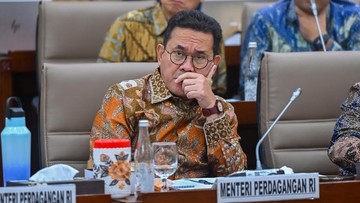 Mendag Budi Santoso merespons kekhawatiran pelaku usaha tekstil terkait rencana impor baju cacah bekas AS dalam skema perjanjian dagang RI-AS. (Foto: ANTARA FOTO/Rivan Awal Lingga)