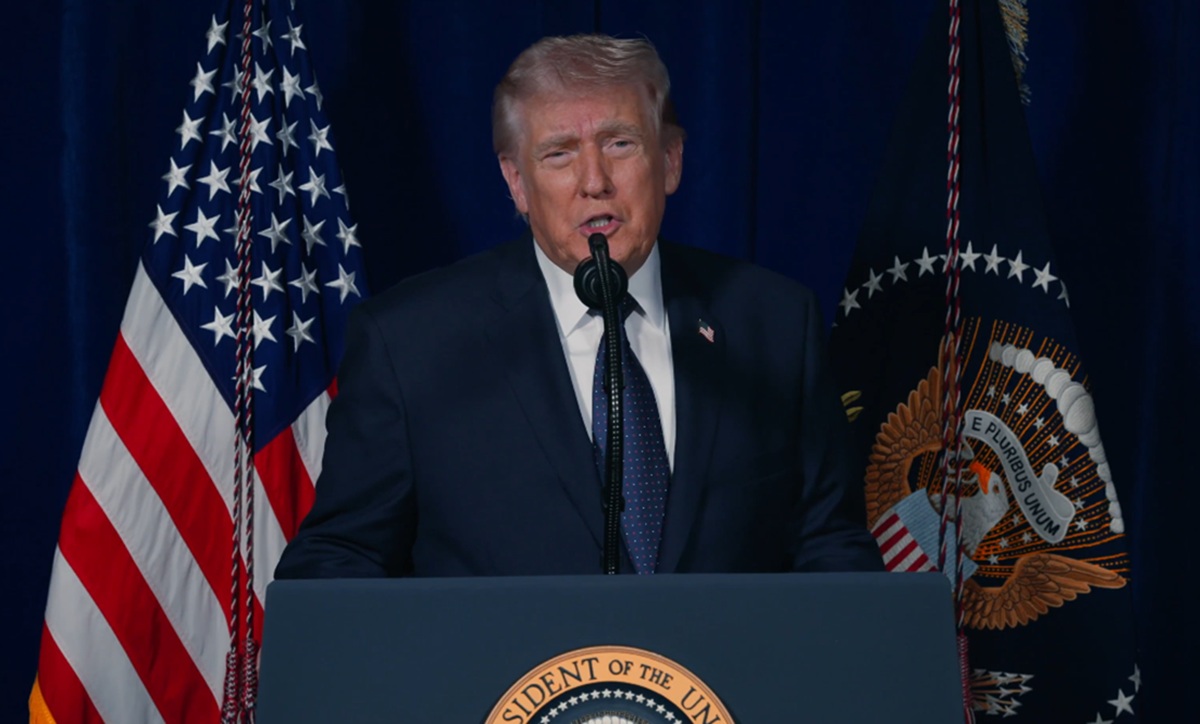 Presiden AS Donald Trump memberikan pernyataan resmi soal operasi militer terhadap Iran, termasuk target serangan, potensi korban, dan peluang dialog di tengah konflik.(White House)