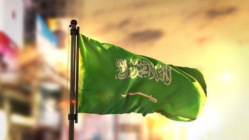 Ilustrasi bendera Arab Saudi (Foto: Getty Images/iStockphoto/NatanaelGinting)