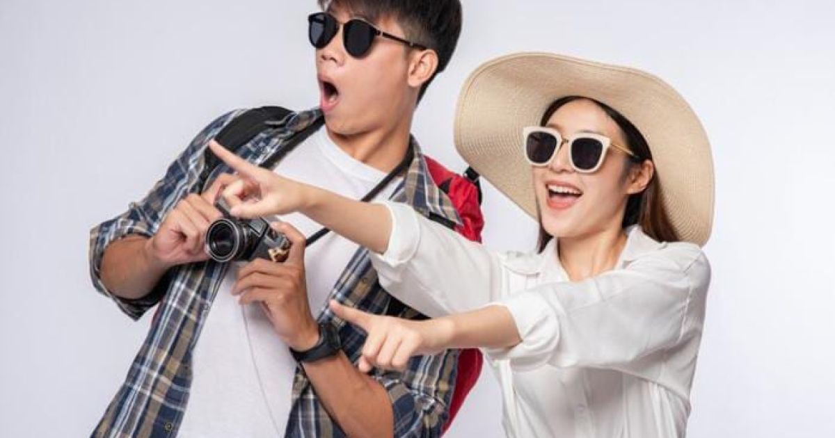 Ilustrasi liburan yang dilakukan wisatawan saat jadwal libur Lebaran 2026 (freepik)