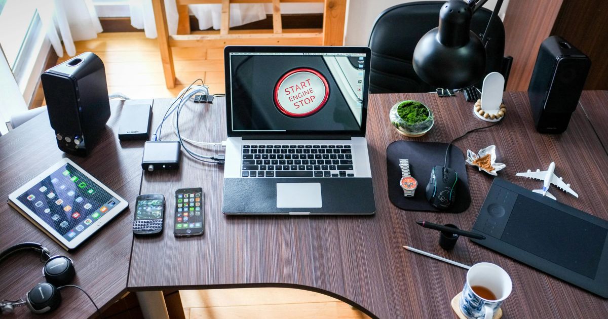 Ilustrasi bahaya penggunaan gadget yang berlebihan (Foto: Pixabay)