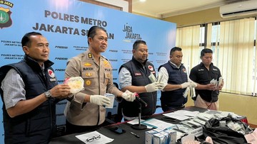 Konferensi pers Tim Satresnarkoba Polres Metro Jakarta Selatan (Devi Puspitasari/detikcom)