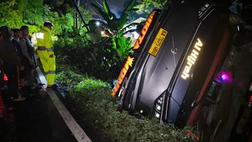 Foto: Bus Masuk Jurang di Lahat (dok istimewa)