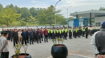 Foto: Polsek Cikarang Pusat bersama PAM Obvit Polres Metro Bekasi menggelar apel pengamanan bersama ratusan petugas keamanan di kawasan Deltamas, Cikarang. (dok Ist)