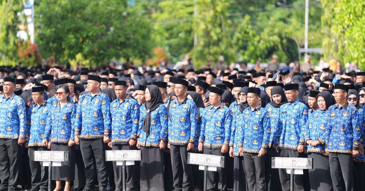 Pegawai Pemerintah dengan Perjanjian Kerja (P3K) paruh waktu yang baru saja dilantik di halaman kantor Gubernur pada Senin, 22 Desember 2025 silam. (Dok Humas Pemprov Sulbar )