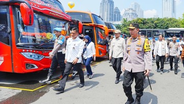 Foto: Kapolri cek kesiapan Mudik Gratis Polri Presisi 2026 di Polda Metro Jaya (Mulia/detikcom)