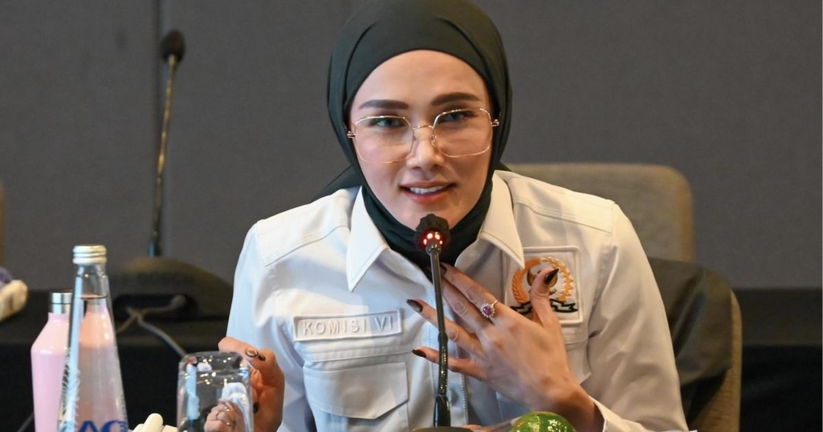 Anggota DPR RI Mulan Jameela mengklarifikasi isu hoaks yang menyebut dirinya memojokkan guru. (Foto: Instagram)