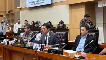 Ketua Komisi III DPR Habiburokhman di Komisi III DPR, kompleks parlemen, Senayan, Jakarta, Senin (24/3/2025). Foto: (Anggi Muliawati/detikcom)