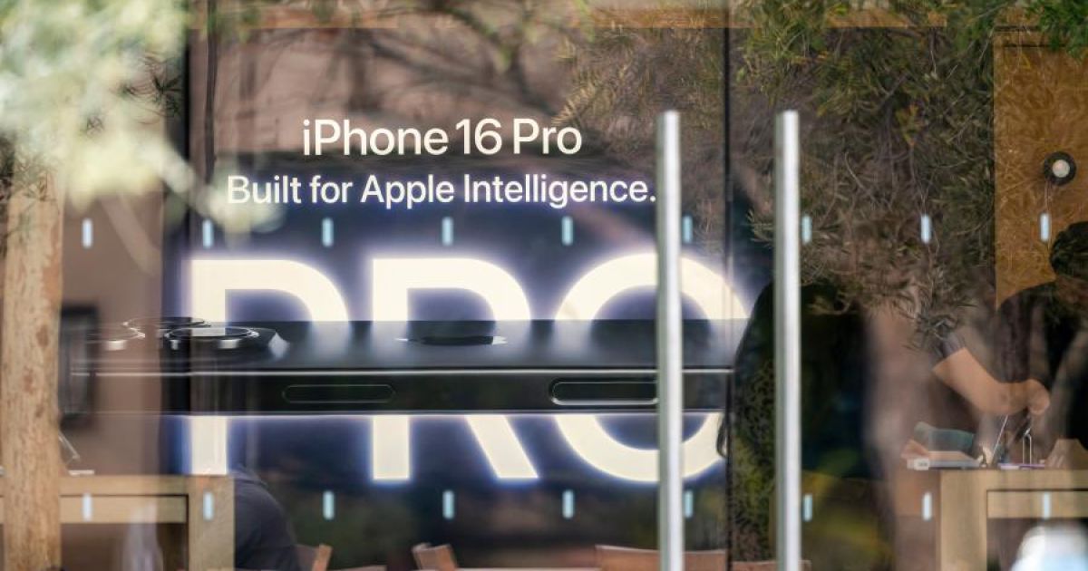 Jaringan ritel Apple menjual iPhone 16 Pro. (Foto Bloomberg)