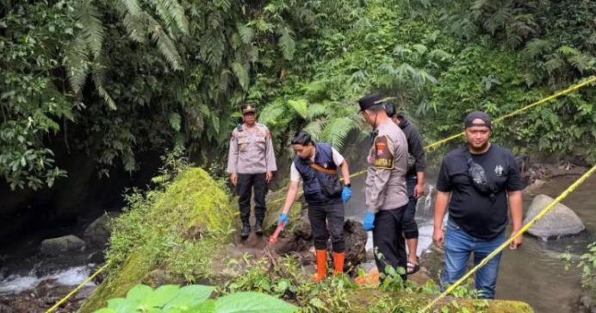 Satreskrim Polres Batu mengidentifikasi adanya penemuan jenazah di Jembatan Kembar Pacet pada Selasa l, 31 Maret 2026. (Foto: dok. Polres Batu)