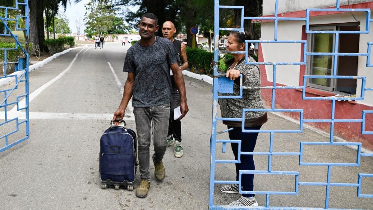Kuba mulai membebaskan tahanan dari penjara-penjaranya pada Jumat (3/4/20266) kemarin, beberapa jam setelah pemerintah komunisnya mengumumkan amnesti besar-besaran yang bertepatan dengan kampanye tekanan paling intens yang dilakukan AS dalam beberapa dekade.(REUTERS/Norlys Perez)