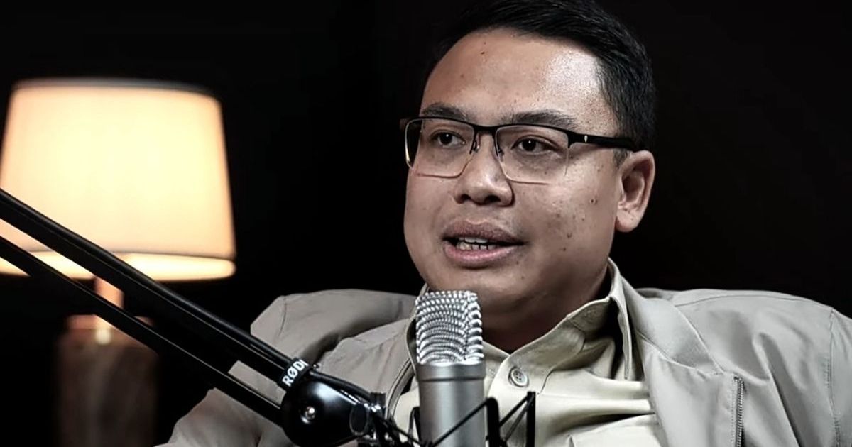 Kepala Badan Komunikasi (Bakom) Pemerintah RI Angga Raka Prabowo menjawab topik berbagai kebijakan pemerintah hingga isi kepala Presiden Prabowo Subianto dalam siniar GASPOL! Kompas.com, yang tayang pada Selasa (7/4/2026). (Dok. YouTube Kompas.com)