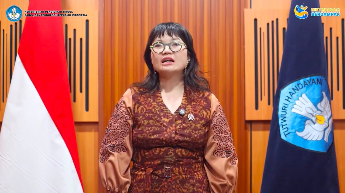 Foto: Wakil Menteri Pendidikan Tinggi, Sains, dan Teknologi, Prof. Stella Christie saat menghimbau mahasiswa Indonesia di AS dengan visa pelajar untuk tidak keluar negeri sementara waktu dan sedang menyiapkan opsi studi lanjutan baik di luar negeri maupun dalam negeri bagi penerima LoA dan beasiswa. (Instagram/kemdiktisaintek.ri)