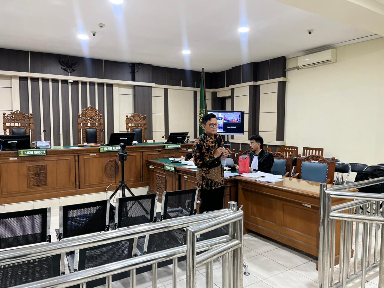 Babay Parid Wazdi saat menjalani sidang di Pengadilan Tipikor Semarang. (Foto: Istimewa)