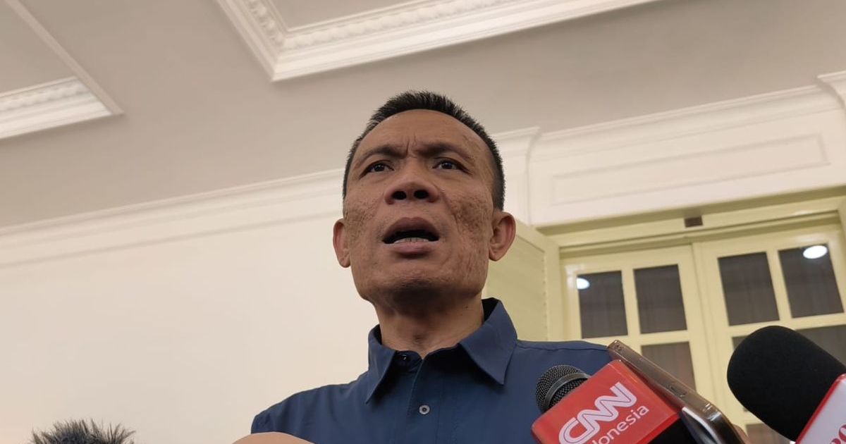 Peneliti forensik digital sekaligus tersangka kasus tudingan ijazah Presiden ke-7 RI Joko Widodo (Jokowi) palsu, Rismon Hasiholan Sianipar di Istana Wakil Presiden, Jakarta, Jumat (13/3/2026) silam. (Foto KOMPAS.com/Rahel)