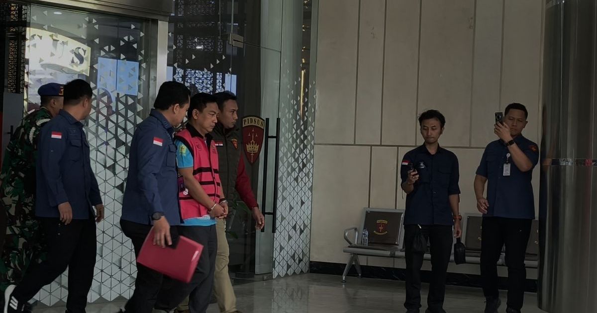 Kejaksaan Agung (Kejagung) menetapkan Ketua Ombudsman RI Hery Susanto (HS) sebagai tersangka dalam kasus dugaan korupsi tata kelola tambang nikel di wilayah Sulawesi Tenggara (Sultra) periode 2013-2025.( Foto KOMPAS.com/Rahel)