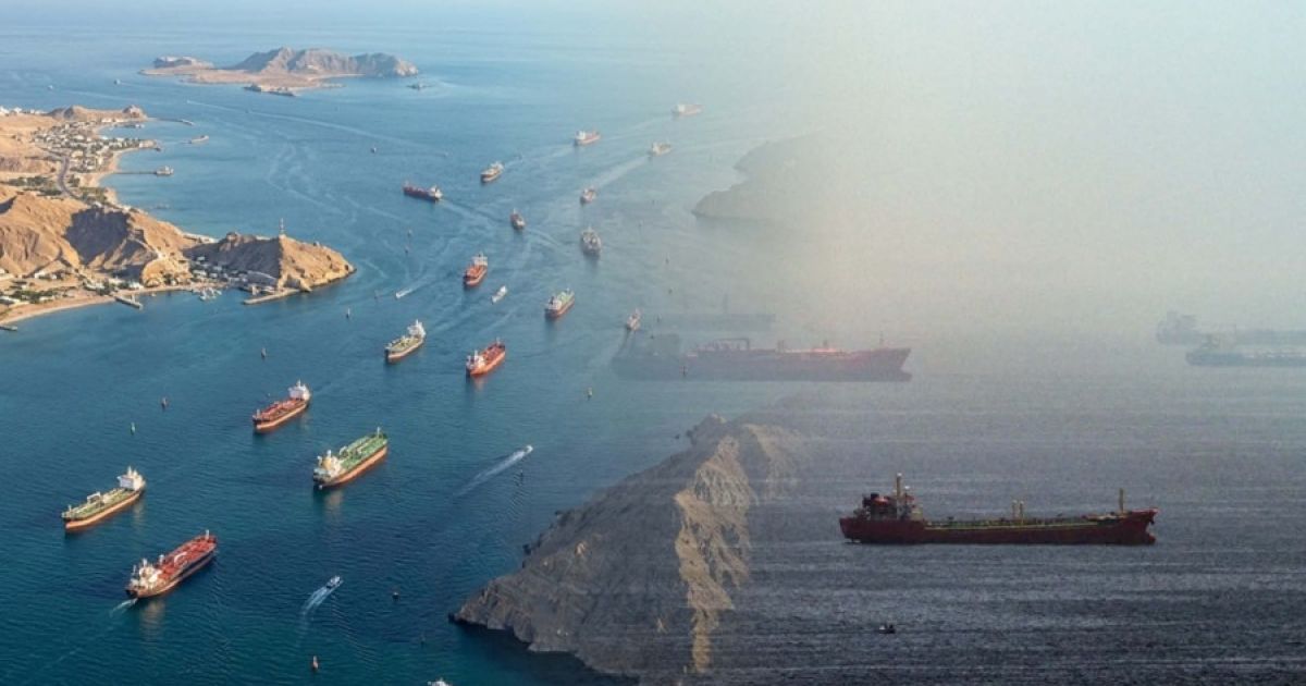 Selat Hormuz ( bloomberg)