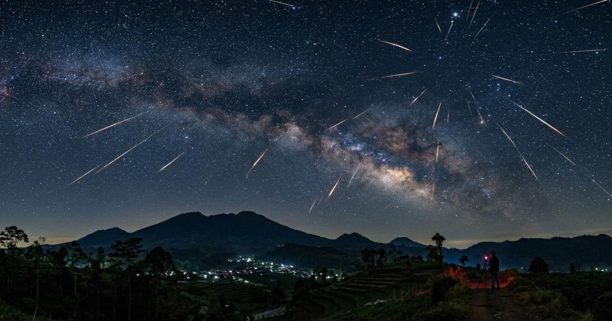 Ilustrasi hujan meteor Lyrid 2026. (Foto: Gemini/Dayfri)