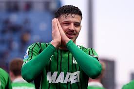 Nerazzurri Selangkah Lagi Amankan Bek Bosnia, Negosiasi Harga dengan Sassuolo Jadi Kunci Utama