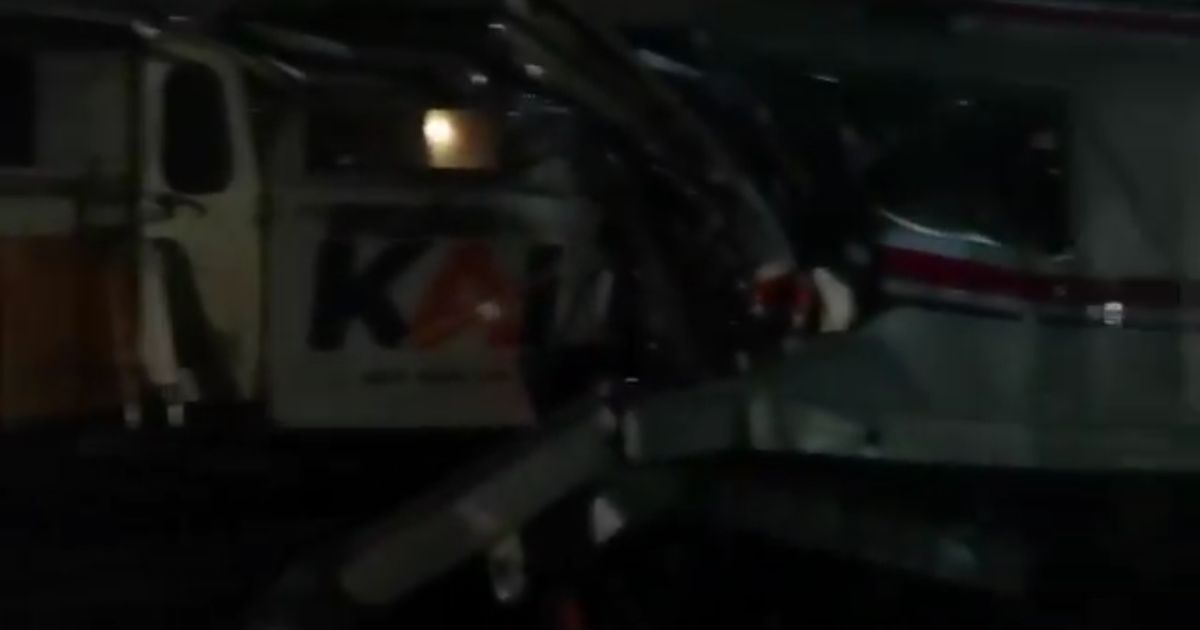 KECELAKAAN KERETA! KA Argo Bromo Anggrek vs KRL Tabrakan di Stasiun Bekasi Timur, Jalur Lumpuh!