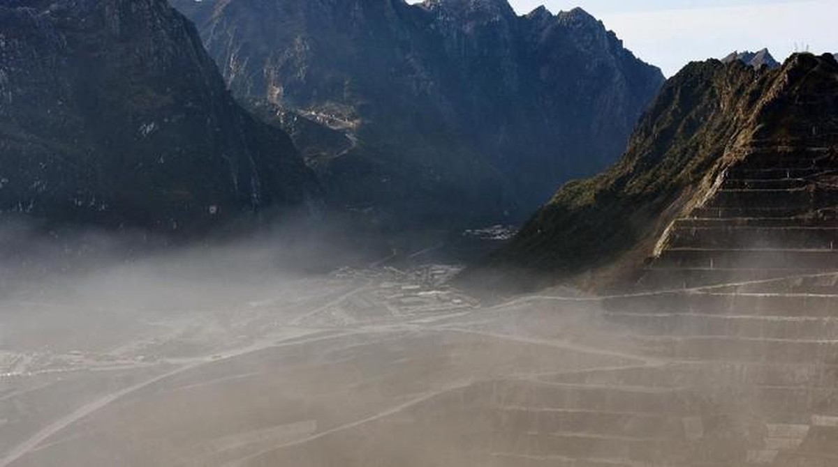 Misteri Tambang Emas Fiktif Busang: Ketika Euforia Global Terseret Skandal Rekayasa di Pedalaman Kalimantan