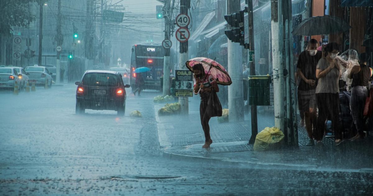 BMKG Keluarkan Peringatan Cuaca Hari Ini! Jakarta, Jawa Tengah hingga Yogyakarta Berpotensi Diguyur Hujan Lebat