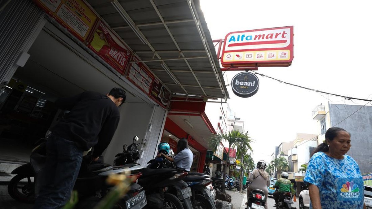 Peluang Wirausaha Ritel: Panduan Lengkap Modal dan Estimasi Balik Modal Franchise Alfamart
