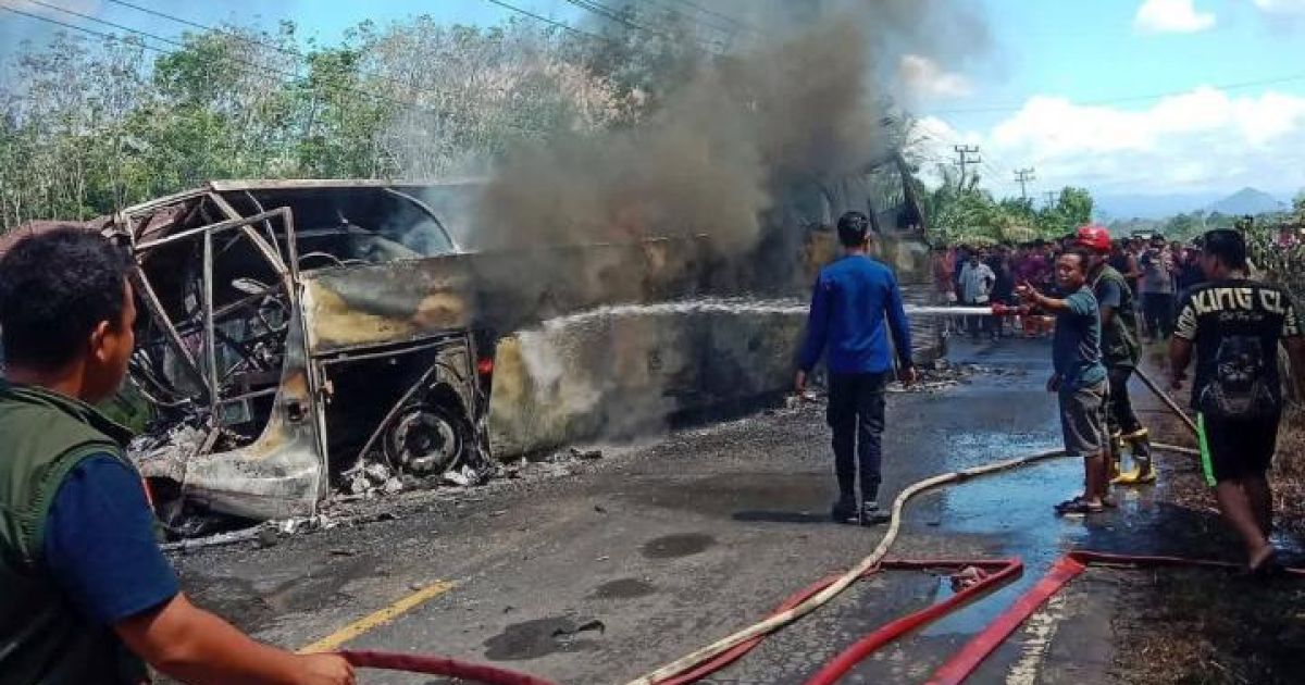 Kecelakaan lalu lintas bus Antar Lintas Sumatera (ALS) dan sebuah truk tangki milik PT Sele Raya terjadi di Kabupaten Musi Rawas Utara (Muratara), Sumatera Selatan, pada Rabu (6/5/2026) sekitar pukul 12.00 WIB. (Istimewa)