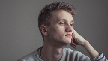 Orang Cerdas Justru Lebih Mudah Kesepian? Psikolog Ungkap 2 Alasannya (Foto: Tom Morel/Unsplash)