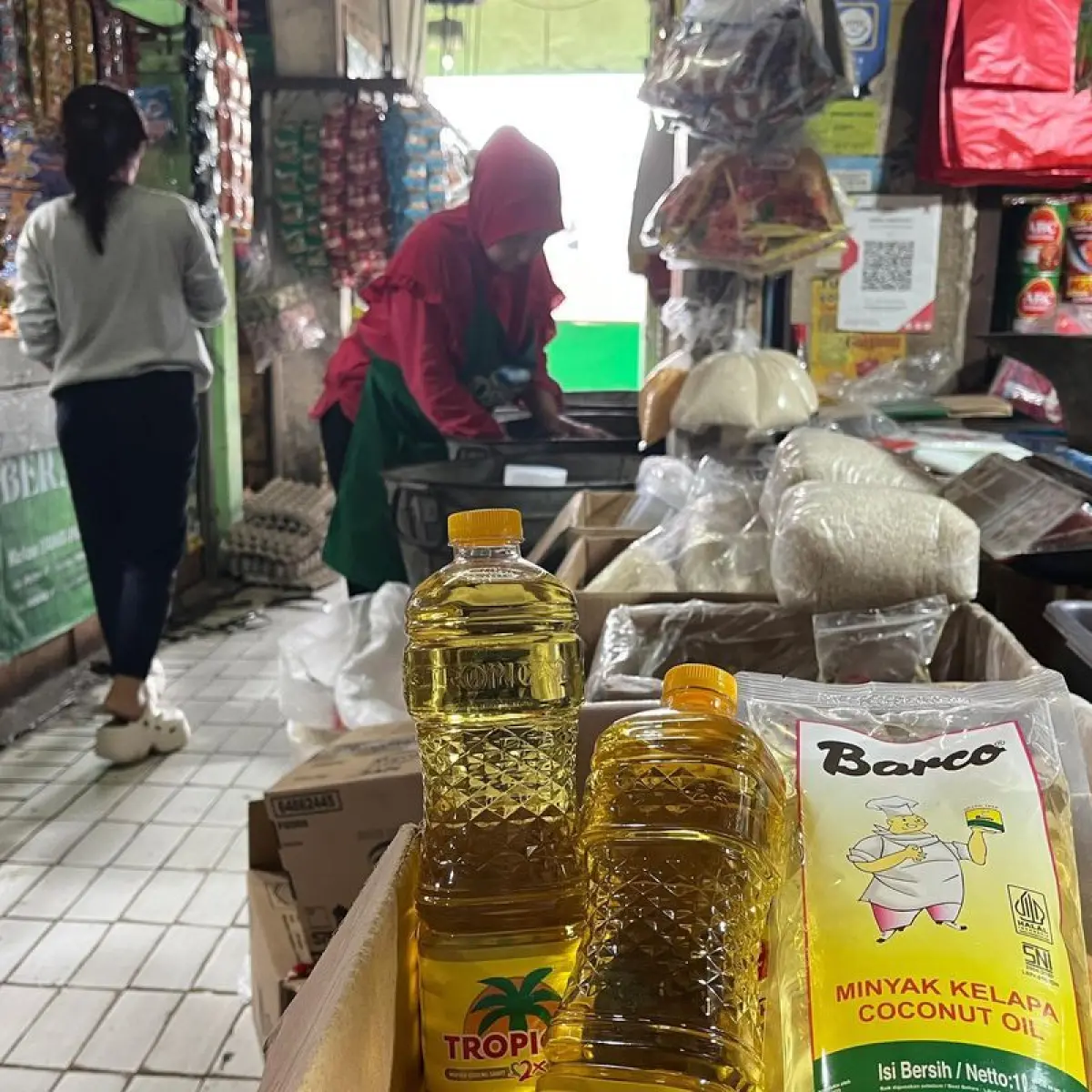 Strategi Warga Jakarta: Minyak Goreng Curah Jadi Pilihan Utama di Tengah Lonjakan Harga Kemasan