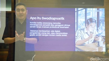 Ketua Peneliti dan Pendiri HCC, Dr. dr. Ray Wagiu Basrowi memaparkan hasil penelitian tentang Swadiagnotstik di Jakarta, Rabu (13/5/2026). Studi terbaru dari Health Collaborative Center yang melibatkan 448 responden di kota besar di Indonesia seperti Jabodetabek, Bandung, Surabaya, Semarang, dan Yogyakarta menemukan bahwa hampir 60 persen anak muda usia di bawah 40 tahun memilih melakukan swadiagnosis terlebih dahulu ketika mengalami keluhan kesehatan, dan tidak langsung berkonsultasi ke dokter atau fasilitas kesehatan. Foto: Pradita Utama/ detikFoto