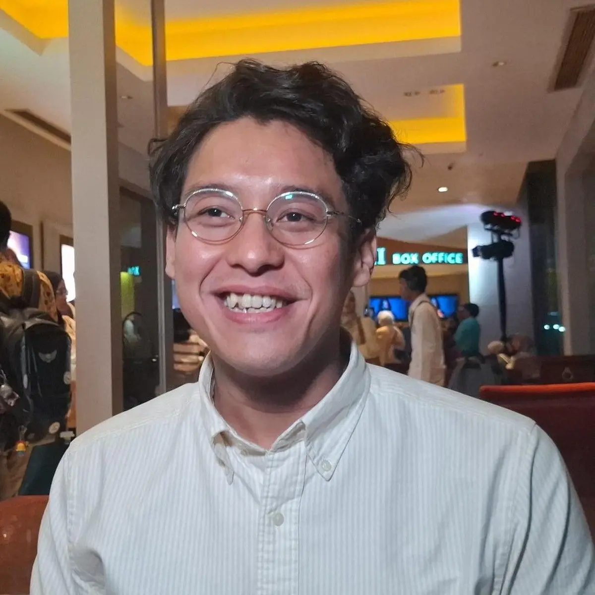 Demi Peran Mahasiswa Culun, Ardhito Pramono Rela Ubah Total Gaya Rambut Khasnya