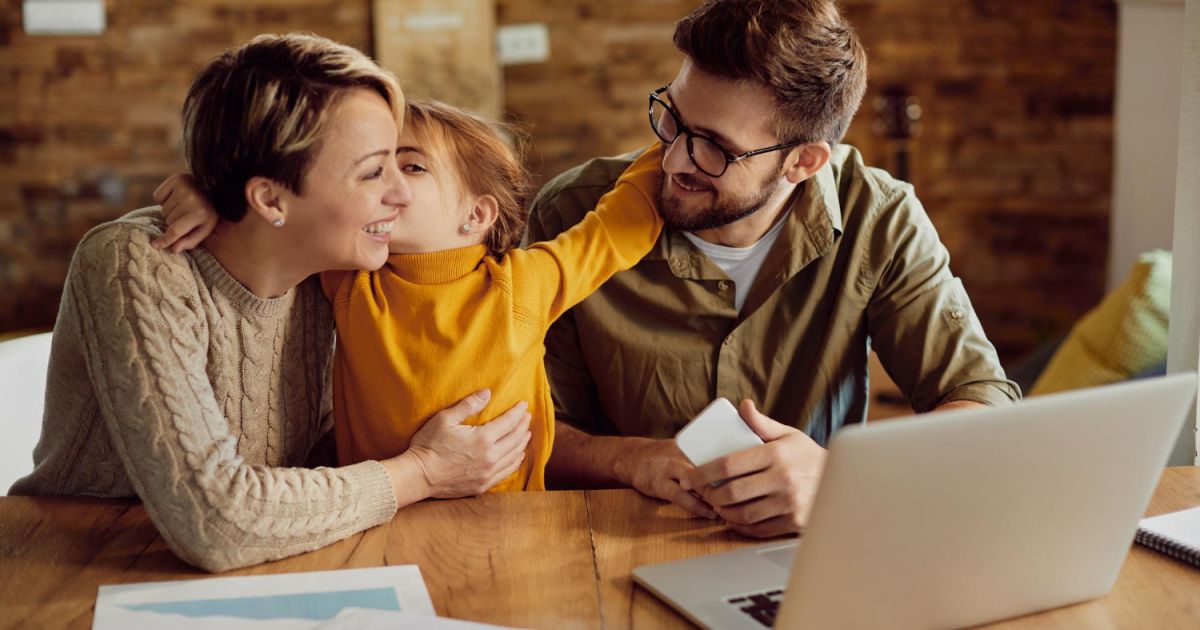 4 Tips Menjadi Working Parent Tanpa Melupakan Anak di Rumah