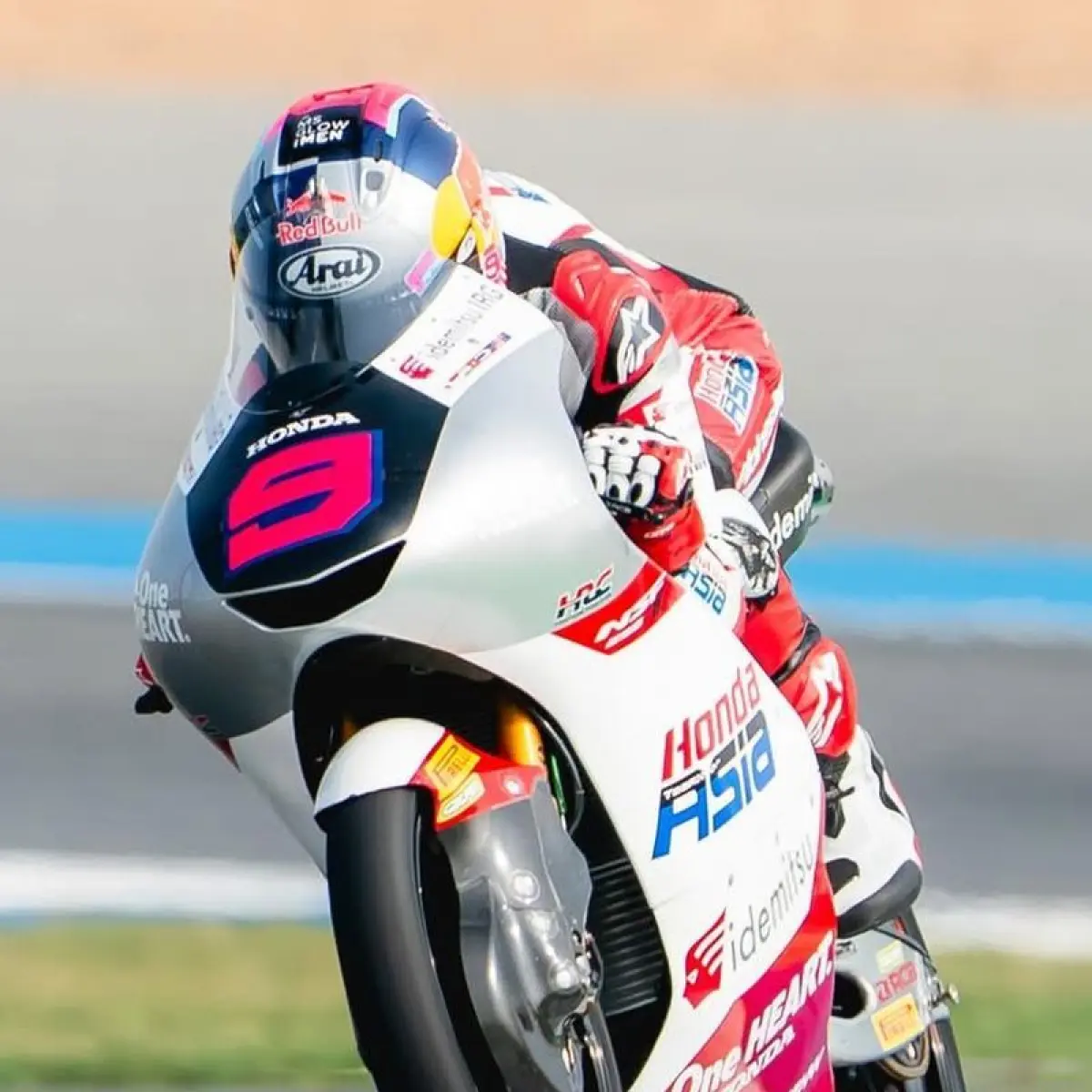 Revitalisasi Posisi Veda Ega Pratama: Kebangkitan Dramatis dari Papan Belakang Moto3 Catalan