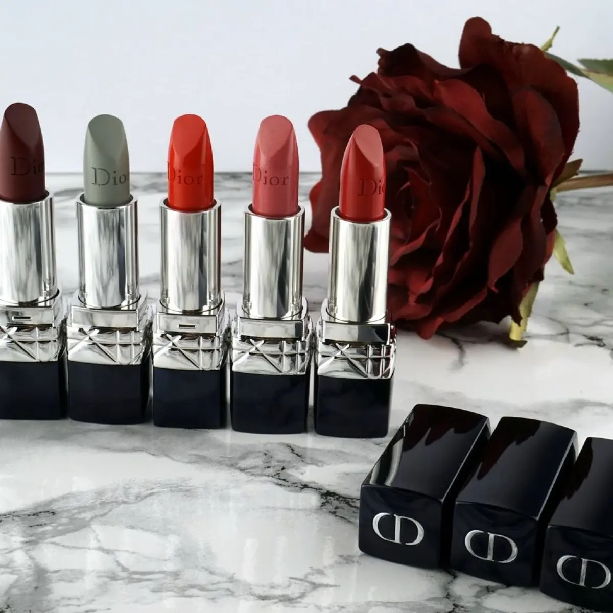 Panduan Lengkap Harga dan Keunggulan Lima Seri Lipstik Ikonik Dior untuk Koleksi Kecantikan Premium