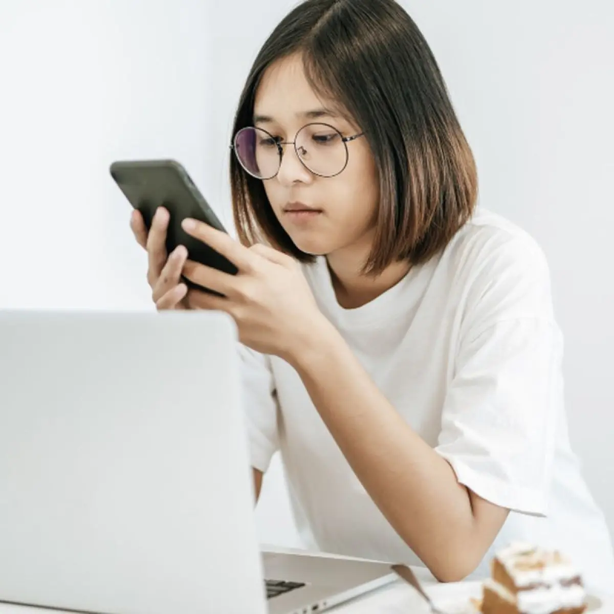 WFH Jumat ASN Picu Kecemasan Digital: Batasan Kerja dan Kesehatan Mental Terancam