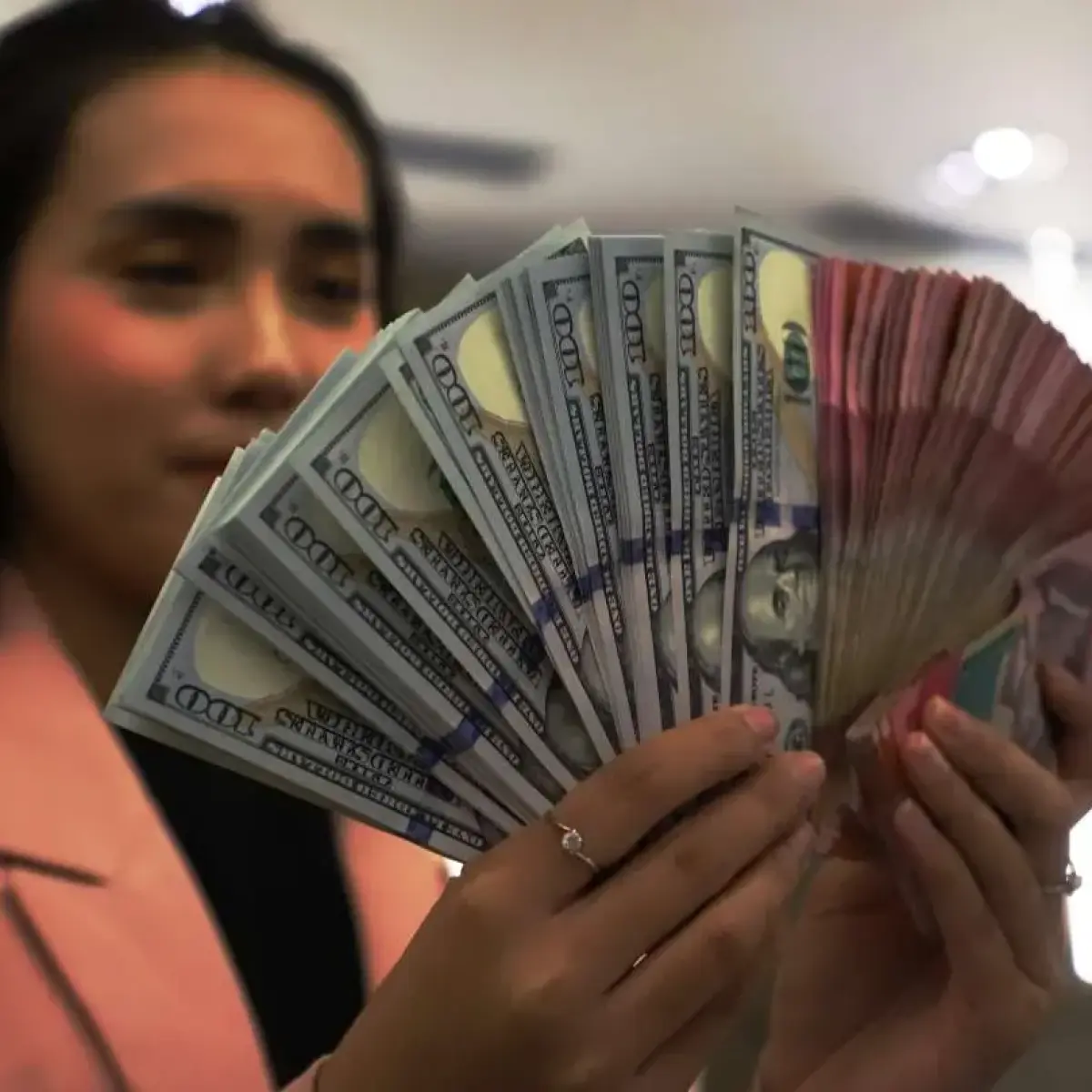 Dongkrak Rupiah, Bank Indonesia Angkat Suku Bunga Acuan di Tengah Gejolak Pasar Global