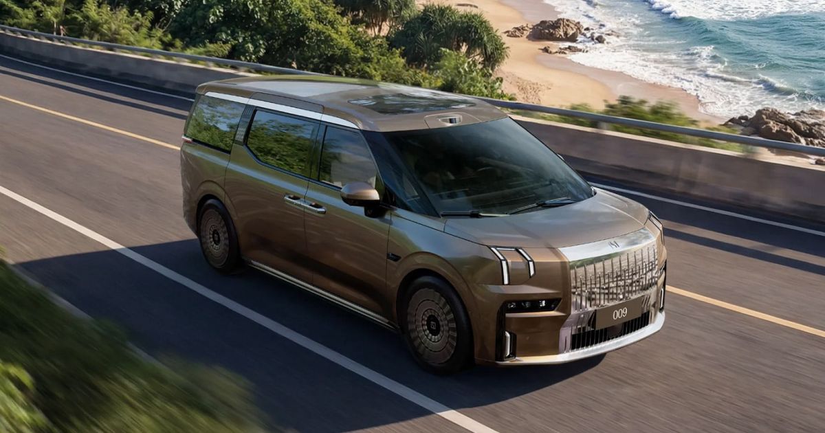 Zeekr 009: Bukan Sekadar Mobil Keluarga, Ini Senjata Pamungkas China di Segmen Premium!