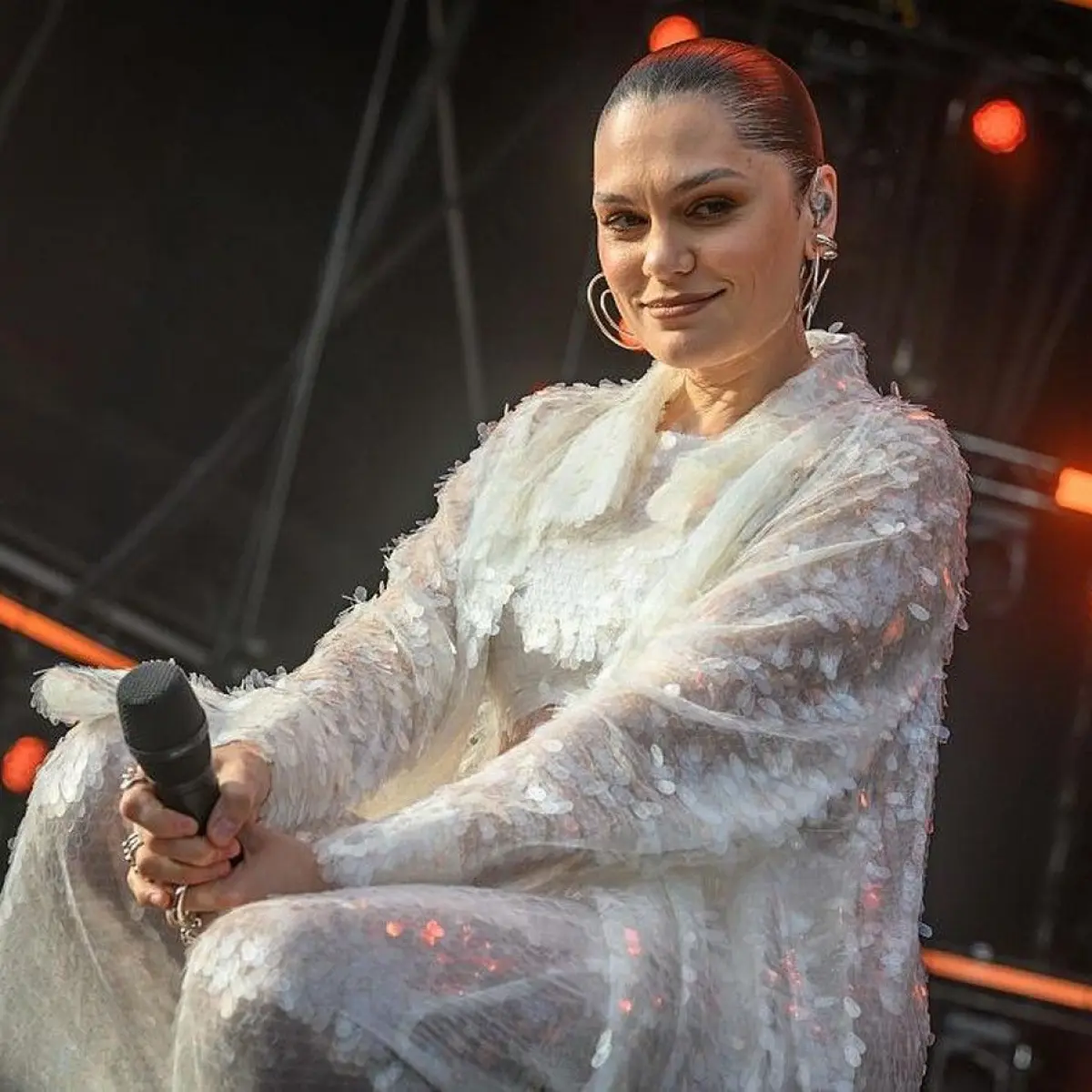 Jessie J tampil di atas panggung selama Radio 2 In The Park di Hylands Park pada 6 September 2025 di Chelmsford, Inggris. Foto: Getty Images/Katja Ogrin