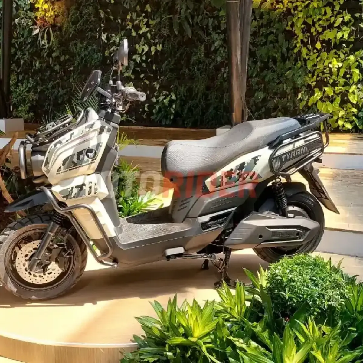 Indomobil eMotor Ekspansi ke Bandung, Tawarkan Motor Listrik Harga Mulai Rp15 Jutaan untuk Mobilitas Hijau