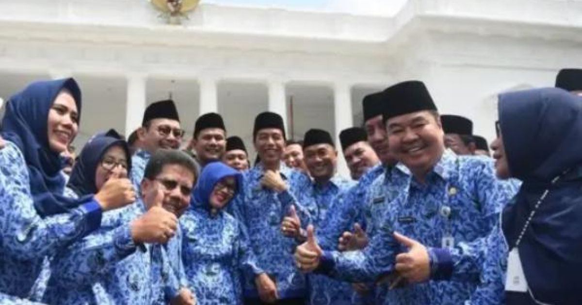 Ilustrasi kabar pencarian gaji ke-13 pensiunan ASN (ANTARA/Akbar Nugroho Gumay)