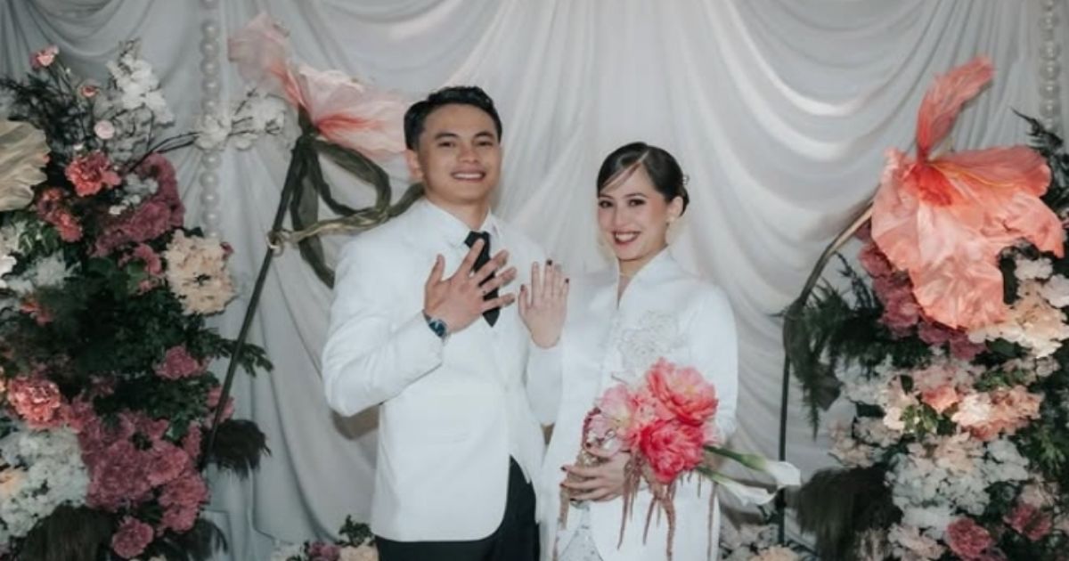 Momen pernikahan intimate Adhisty Zara dan Tsaqib yang hanya dihadiri oleh keluarga dan kerabat terdekat. [Foto: Instagram/@zaraadhsty]