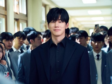 Penampilan Kim Mu Yeol dalam drama Korea Netflix, Teach You a Lesson. Foto: dok. Netflix