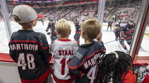 Ilustrasi: Sensasi Baru Nonton Final Stanley Cup: Bagaimana Carolina Hurricanes Mengubah Tiket Pertandingan Jadi Pengalaman Nobar Eksklusif