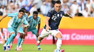 Lautaro Martinez sukses mencetak gol untuk Argentina. (IMAGN IMAGES via Reuters/MARIA LYSAKER)