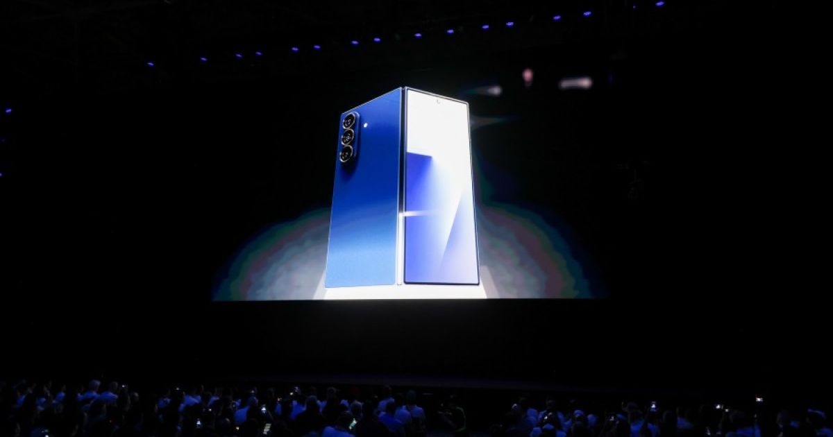 iPhone Ultra: Senjata Baru Apple, Harga Rp32 Juta Siap Guncang Pasar Ponsel Lipat dan Jadi Rival Berat Samsung Galaxy Z Fold 7!