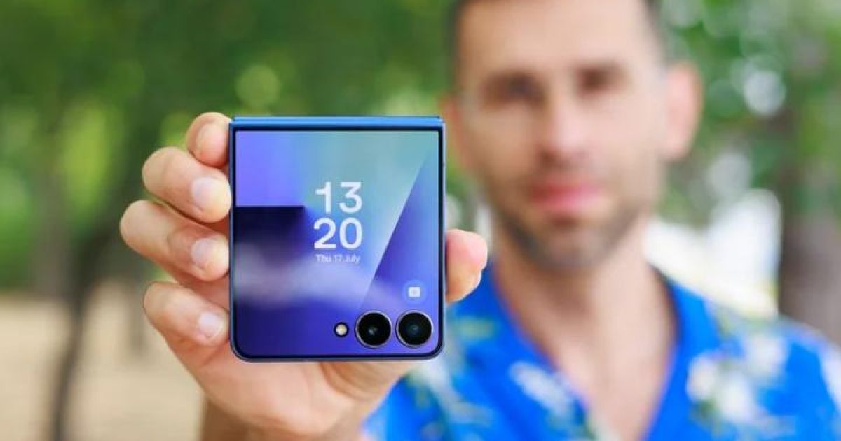 Galaxy Z Flip 8. (PhoneArena)